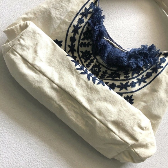 America & Beyond Blue Floral Embroidered Tote - Picture 7 of 12